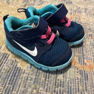 Baby girls Nike shoes- Size 4